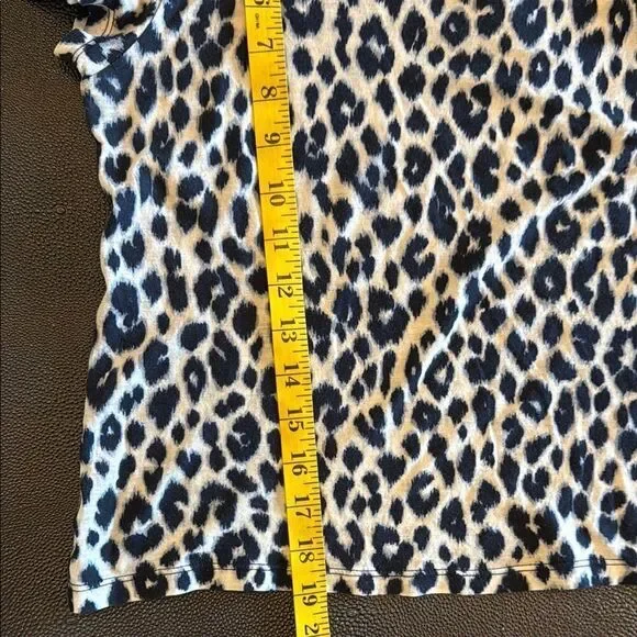 A.L.C. Women's  Leopard Print Short Sleeve Top slightly Cropped size Small - Picture 4 of 8